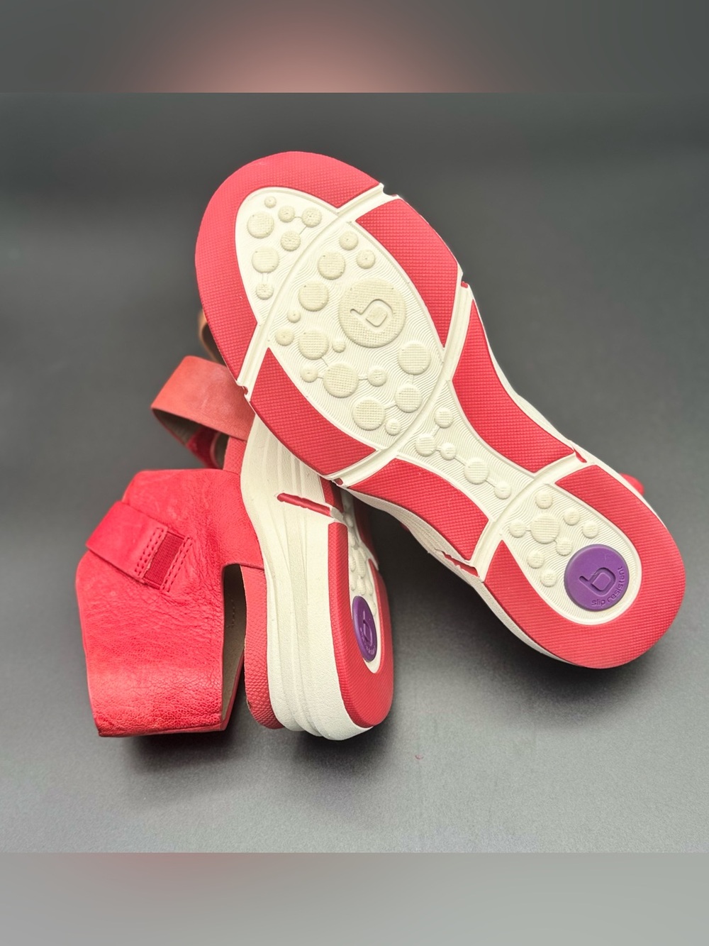 Bionica Women's Tri-Tone Strappy Sandals — Red, Coral, Peach - Picture 5 of 7